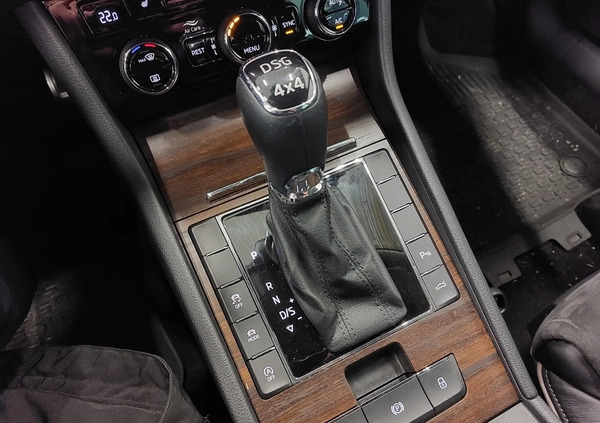 Skoda Superb cena 129900 przebieg: 191385, rok produkcji 2019 z Strzelno małe 704